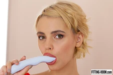 Ariel | I Suck My Dildo