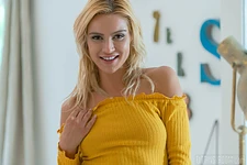 Cherry Kiss | Pink Box