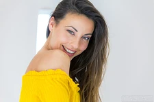 Lorena G | Open For You