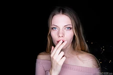 Sophie Sparks | ASMR Model Loves Dildos