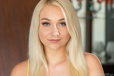 Marylin Sugar | Sexy Bartender