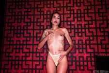 Anita Gorgues | Rojo Caliente