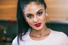 Mia Trejsi | Turn Me On