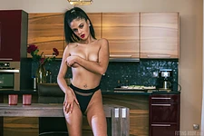 Mia Trejsi | Turn Me On