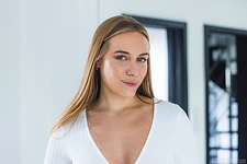 Ryana - Gaped Angel