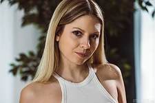 Rebecca Volpetti - Which Panty You Prefer