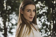 Alexis Crystal - Bigger Is Better